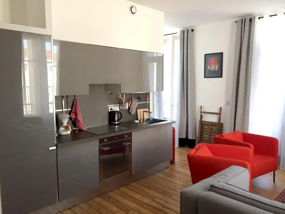 Apartment With one Bedroom in La Rochelle, With Wonderful City View, Furnished Balcony and Wifi - 3 km From the Beach