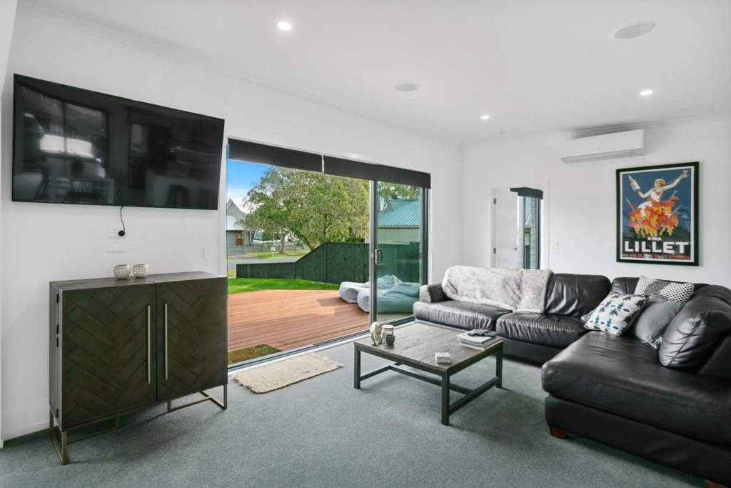 Sky Above Beach Below - Waihi Beach Holiday Home