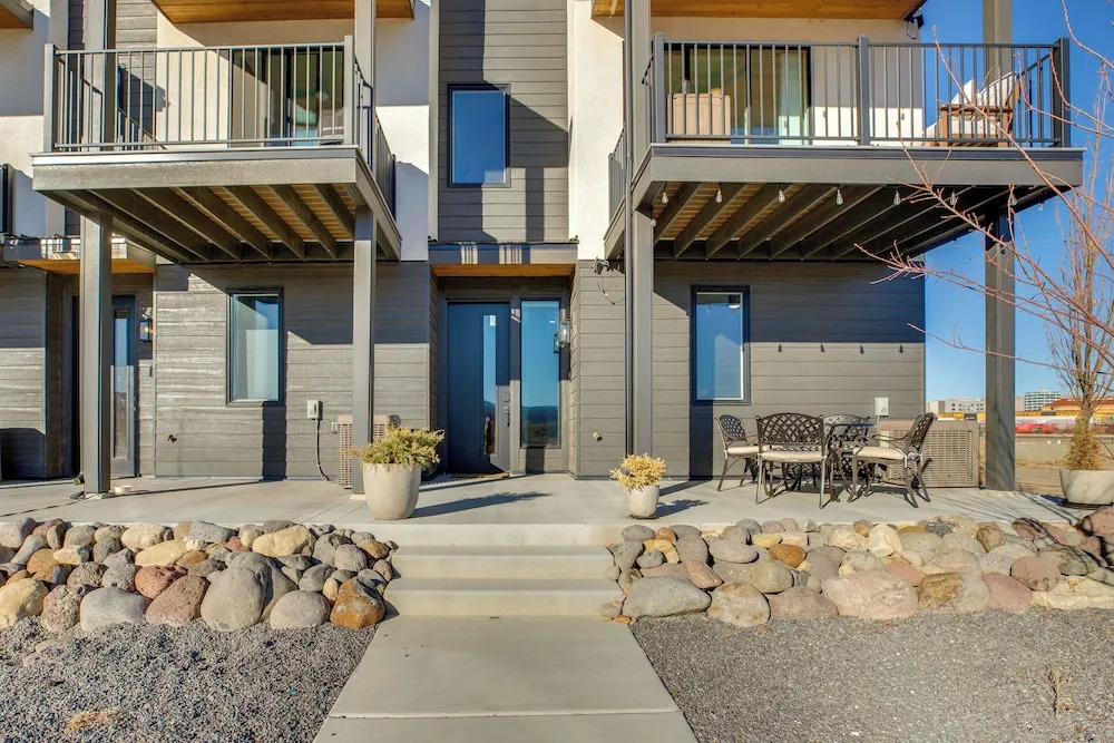 Mtn-view Balcony: Riverside Grand Junction Home