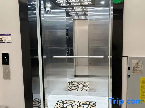 Yiduo Hotel