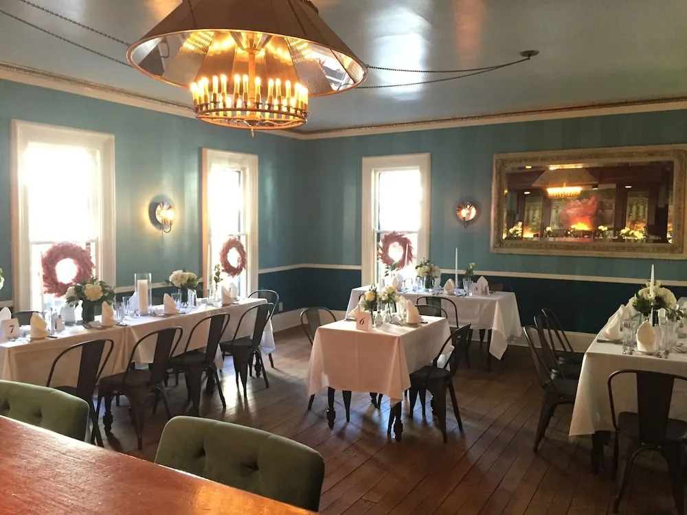 The Buxton Inn