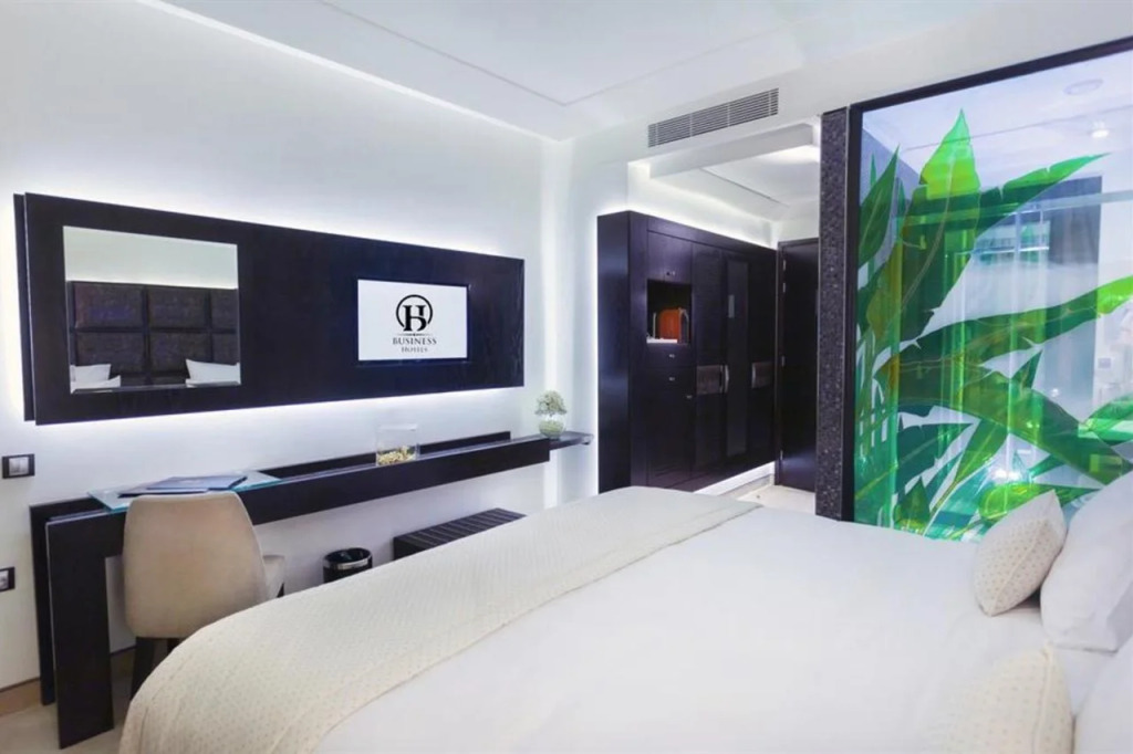 Business Hotel