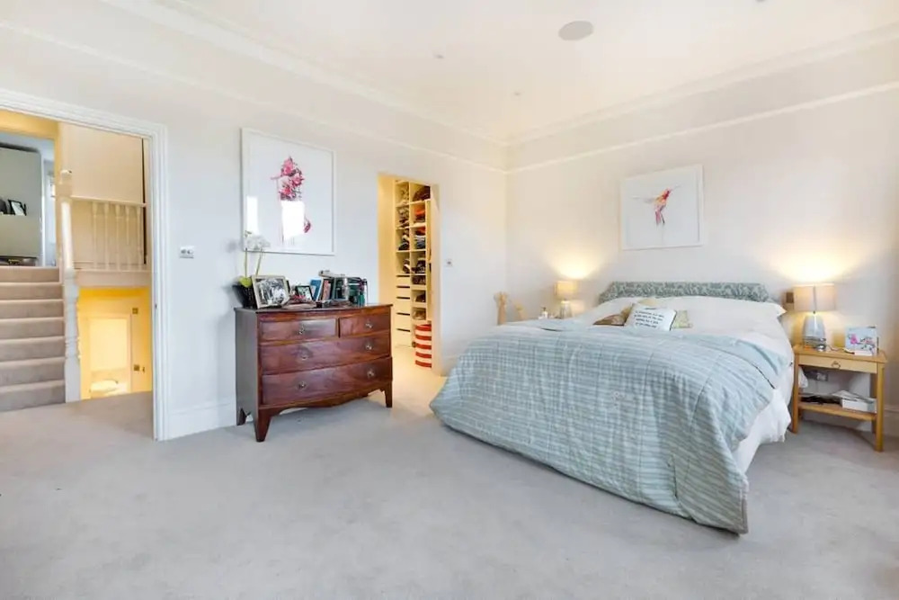 Stunning 4 Bedroom House in West London