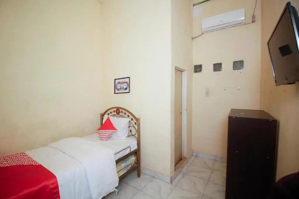 RedDoorz Syariah at Diva Residen Kasturi 1