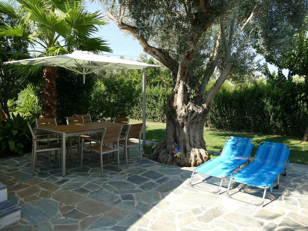 Home With Small Pool 37 Km From Athens Easily Accessible By Public Transport