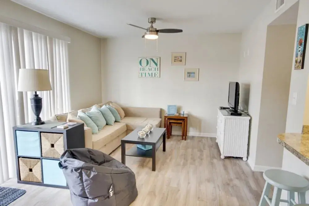 Bayshore Estates 206 - 2 Br Condo