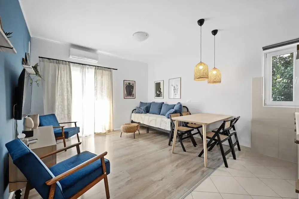 Regina Apartments