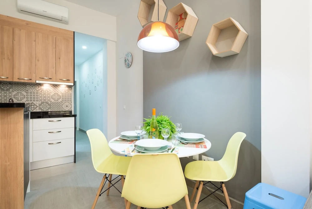 Lovely & Quiet City Center Apartment
