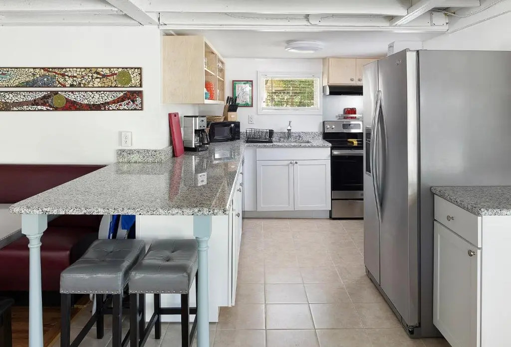 Folly Vacation 305 E Erie: Fantastic Location, Recently Renovated!