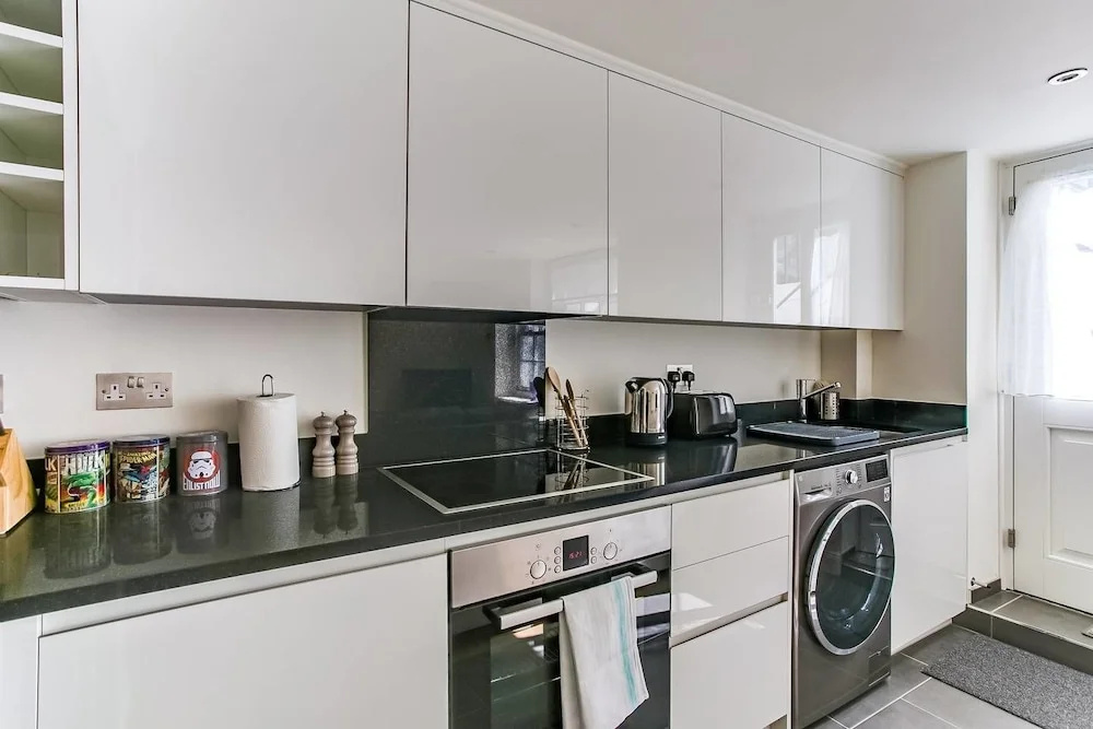 Lovely 1 Bedroom Home W/patio - 4 Guests!