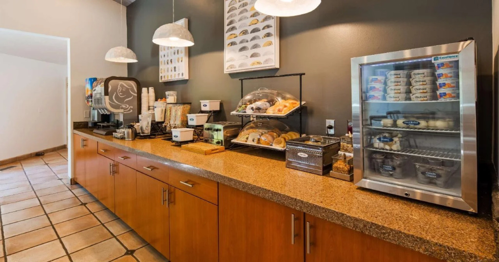 Best Western PLUS Cotton Tree Inn