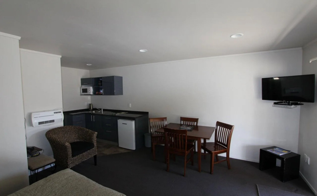 Parklands Motorlodge & Holiday Park