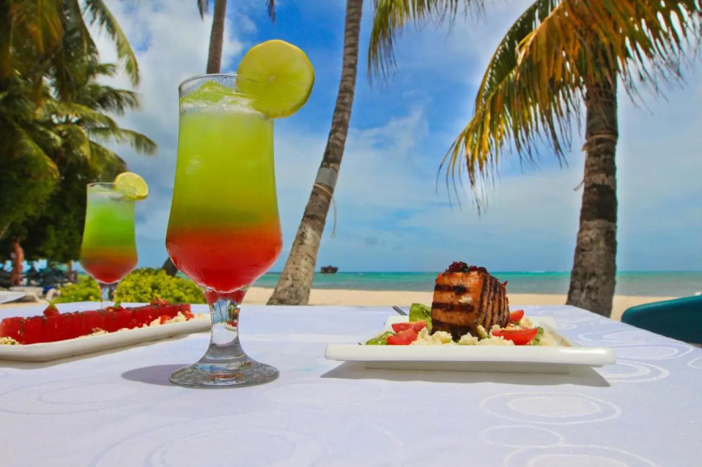 Cocoplum Beach Hotel