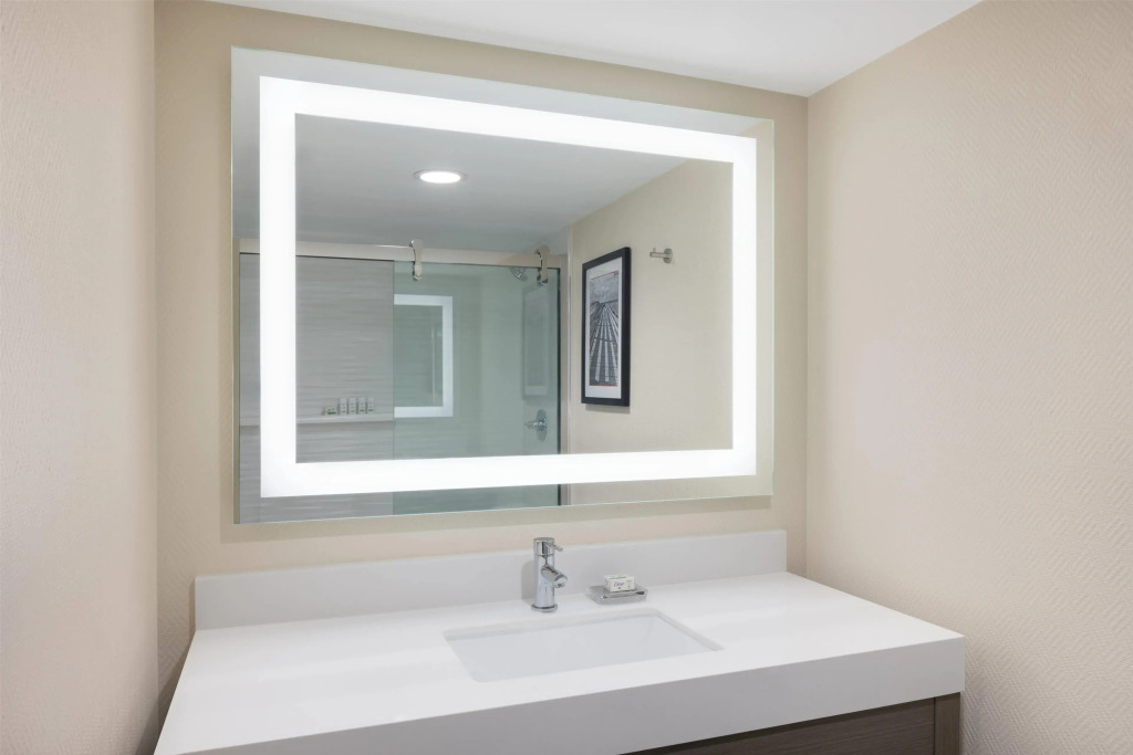 Ramada Plaza by Wyndham Orlando Resort & Suites Intl Drive - Newly Renovated