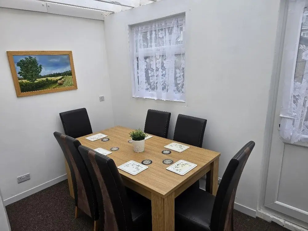 Chathamhouse/sleeps7/tv/wifi/freep