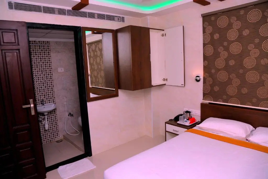 Sri Maharaja Residency