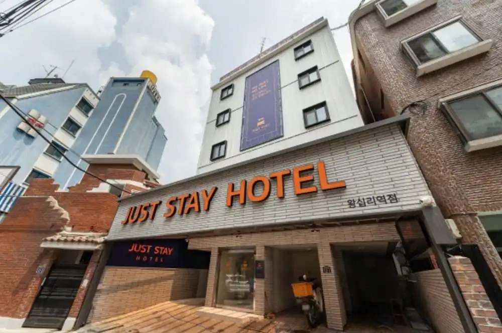 Just Stay Hotel