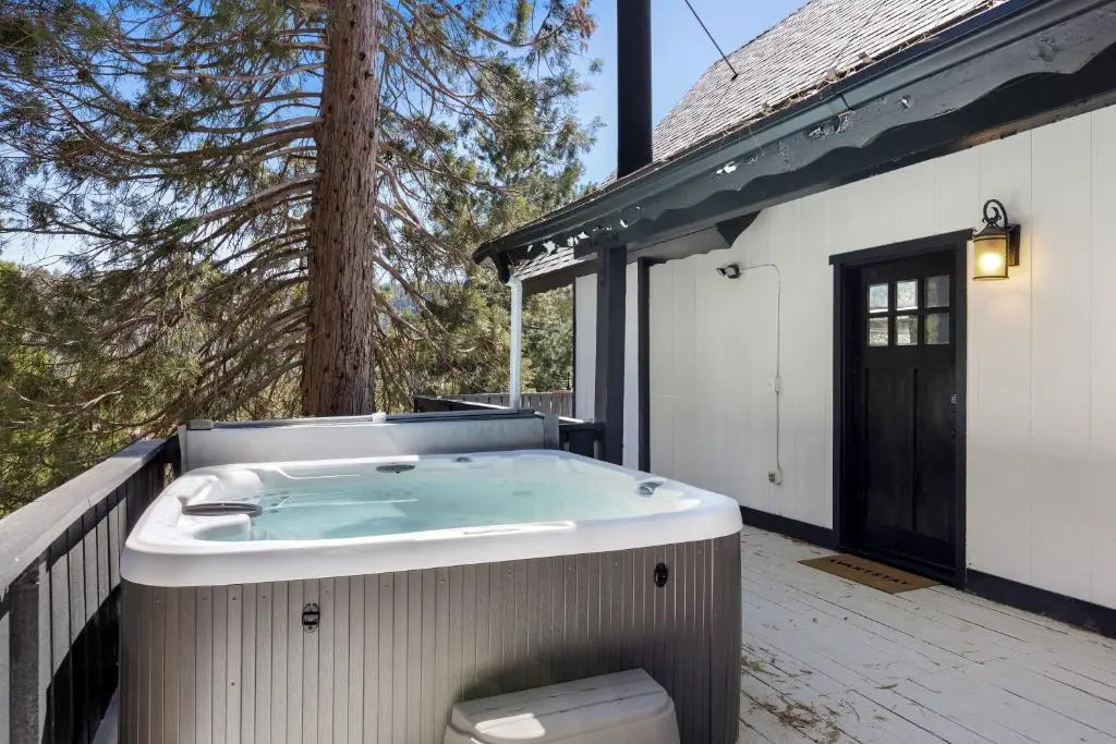 Hot Tub, Fire Pit, Deck Views, Near the Lake The Matterhorn Manor by Avantstay