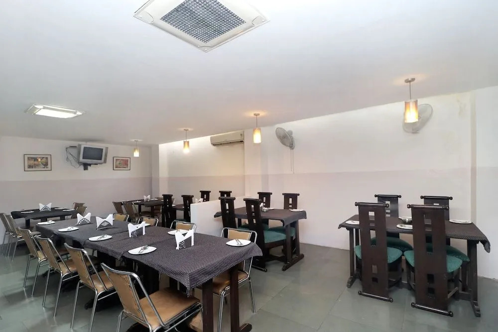 OYO 17381 Hotel City Look