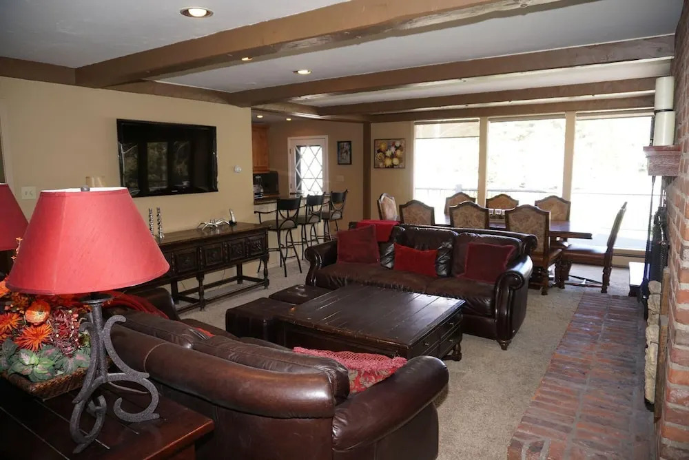 992 Ptarmigan Rd 6 Bedroom Home