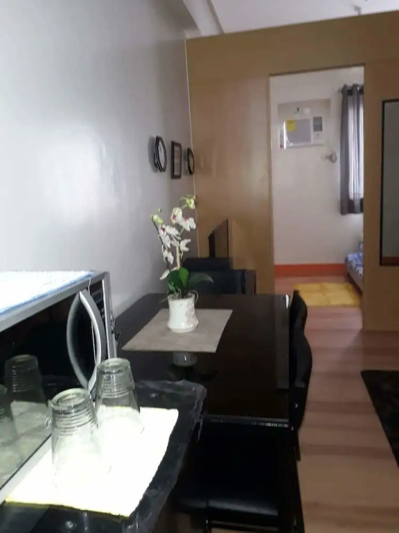 Staycation In QC Trees Residences
