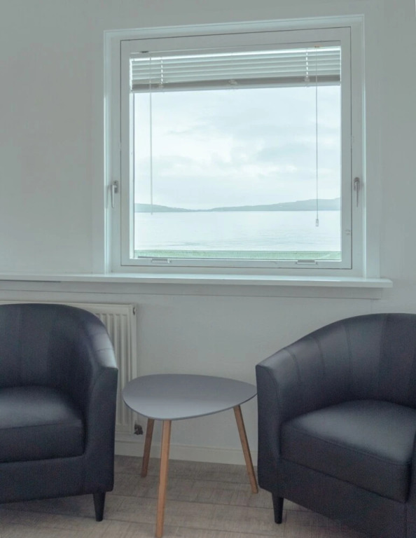 Sea View Apt / Central / Spacious / Free Parking