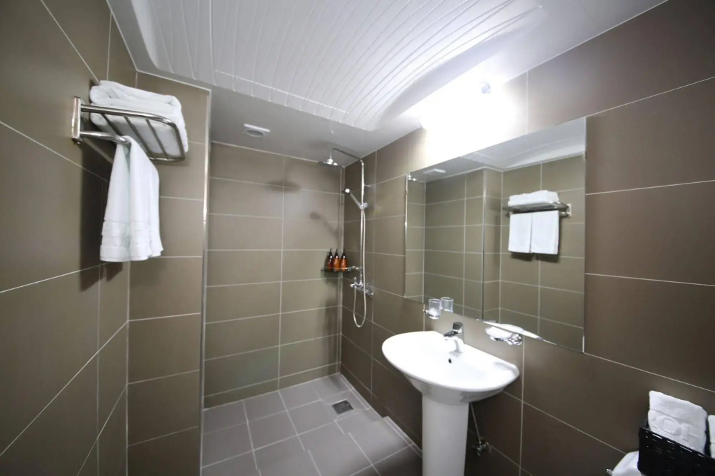 Hotel Aroha