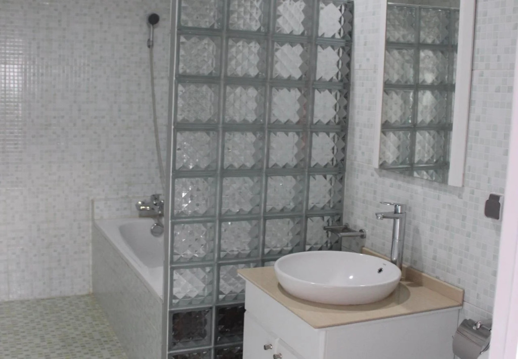 Rene Hotel