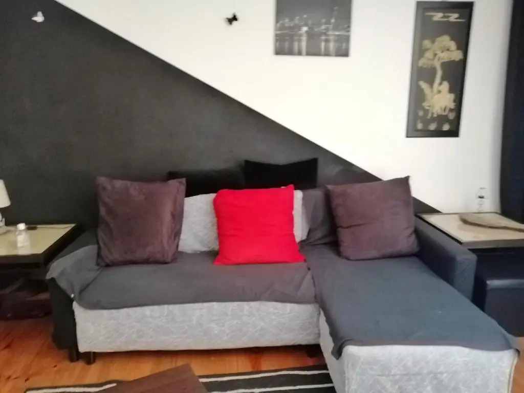 Apartment with one bedroom in Lisboa with WiFi 5 km from the beach