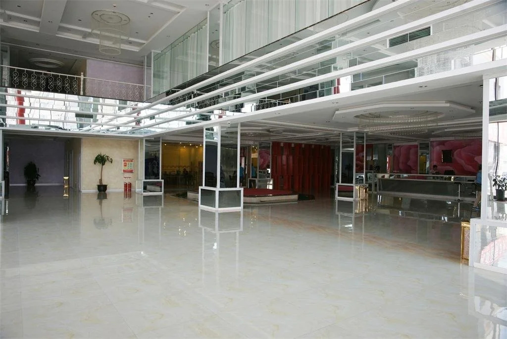 Blue Whale Minghai Hotel
