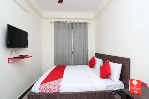 OYO 27071 Live Inn