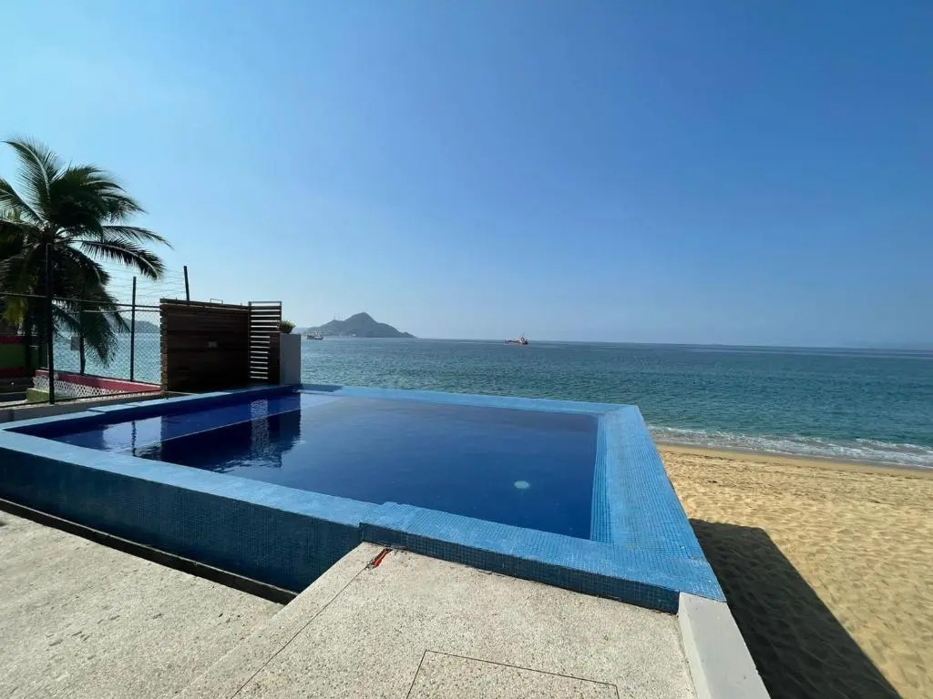 1 Habitacion Loft A Pie De Playa Con Alberca Ideal Parejas