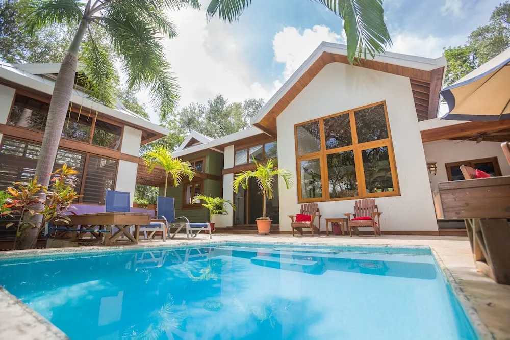 Casa Palmera 2 Bedroom Home by RedAwning