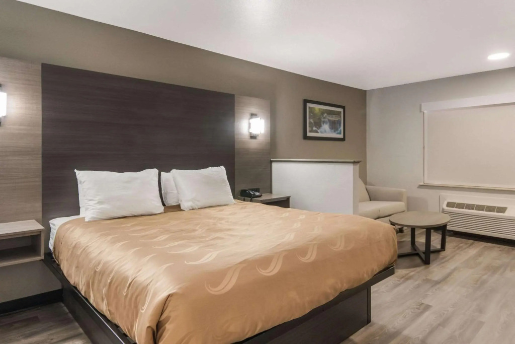 Quality Inn & Suites Fort Worth - Fossil Creek