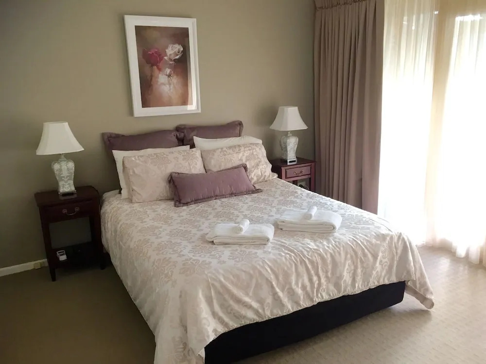 Luxury 2B Townhouse in North Adelaide