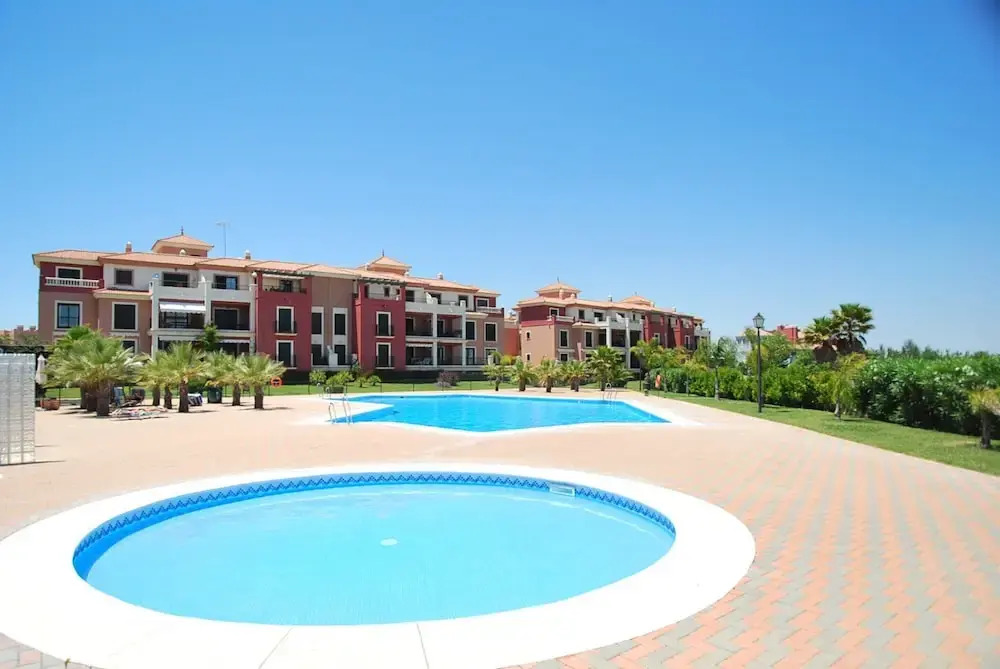 Golfside Stay for 5 Guests
