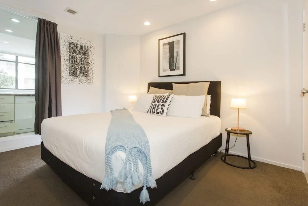 TOWNY - Central Character Apartment - 2 Bedrooms