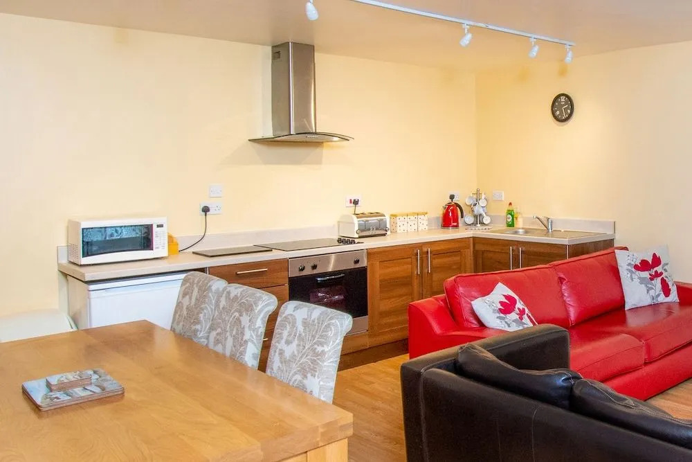 The Coachhouse - Cottage with Private Hot tub