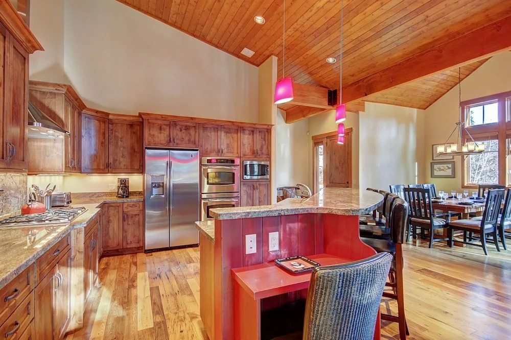 Shock Hill Escape 4 Bedroom Home