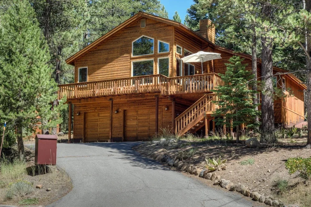 Chic 3BR in Truckee Tahoe Donner Access by RedAwning