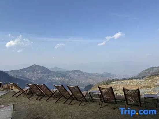 Yuanyang Azheke Colorful Terraced Fields Scenic Homestay (Sisutai)