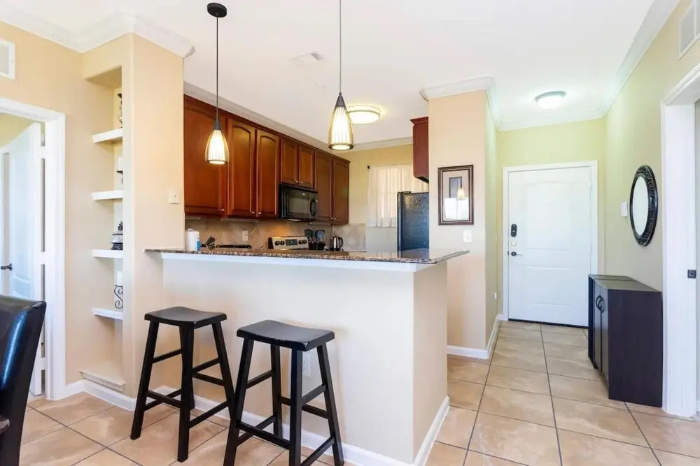 909 Unit 1033 Beautiful Apartment