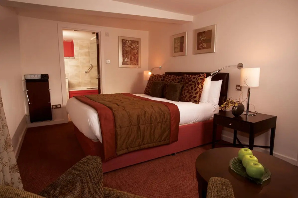 The George Hotel