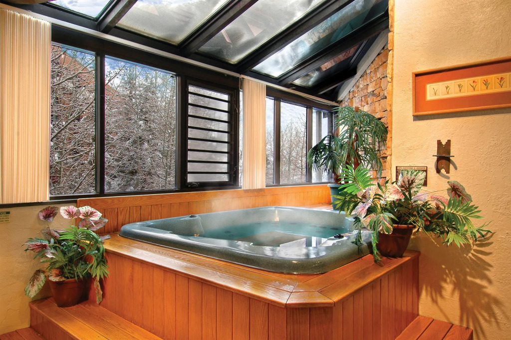 Silver King by All Seasons Resort Lodging