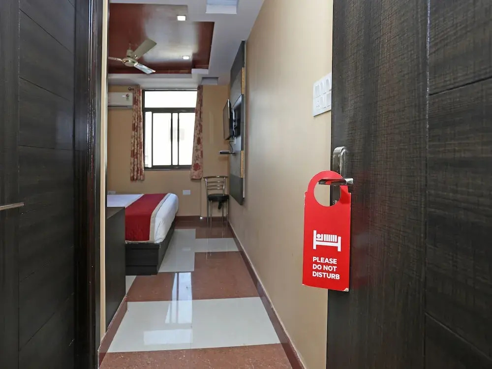 Fabhotel Sanjay Palace