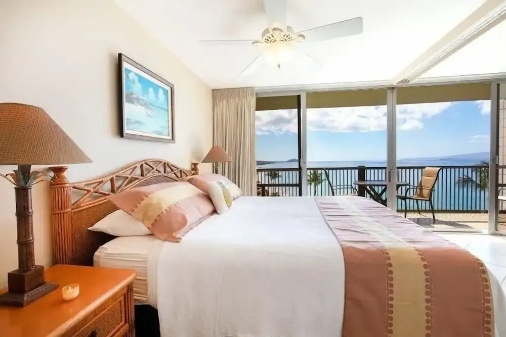 Mana Kai Maui Resort, #812c 2 Bedroom Condo by RedAwning