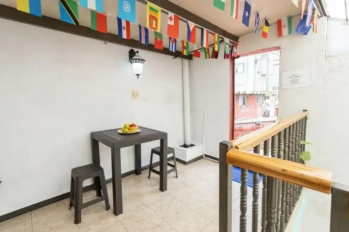 Hostpal Hostal Roma 185