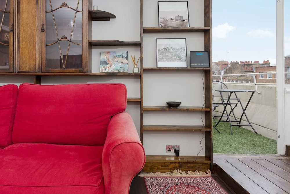 Central London Apartment With a Balcony