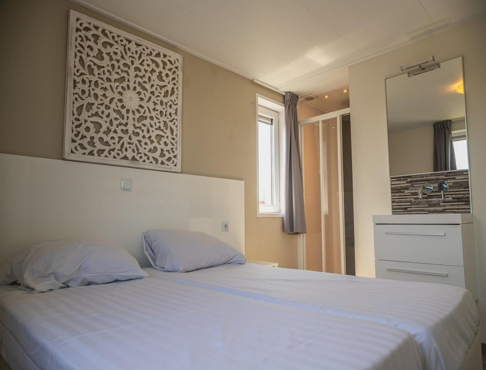 Modern, Spacious, Detached Holiday Home, Near Alkmaar