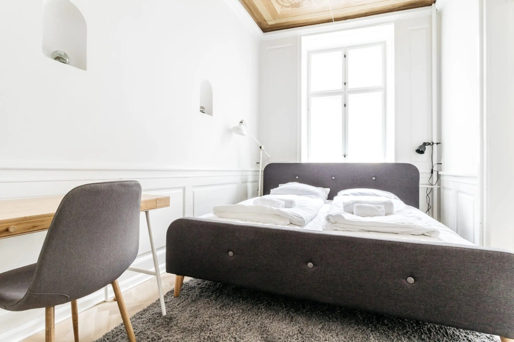 ★180SQM Luxury Apt. City center - 50M to metro! ★